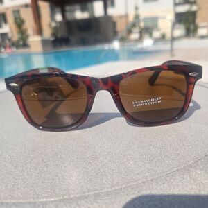 No Brand Tortoise Rim Women's Sunglasses NWT